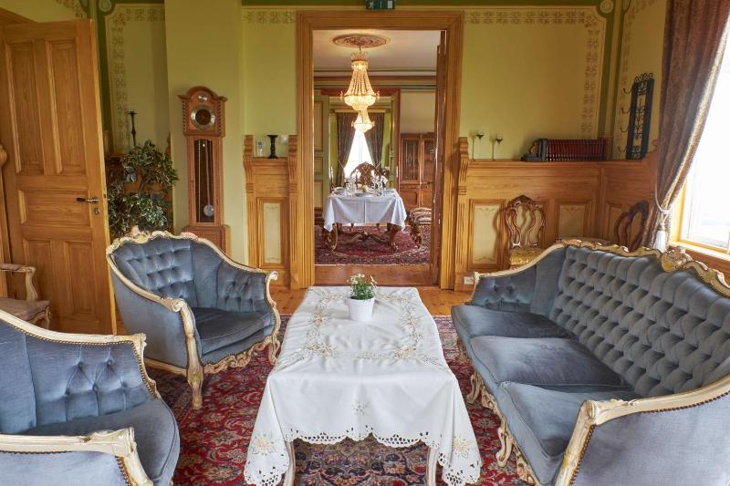 Executive King Suite with Sea View  image 3