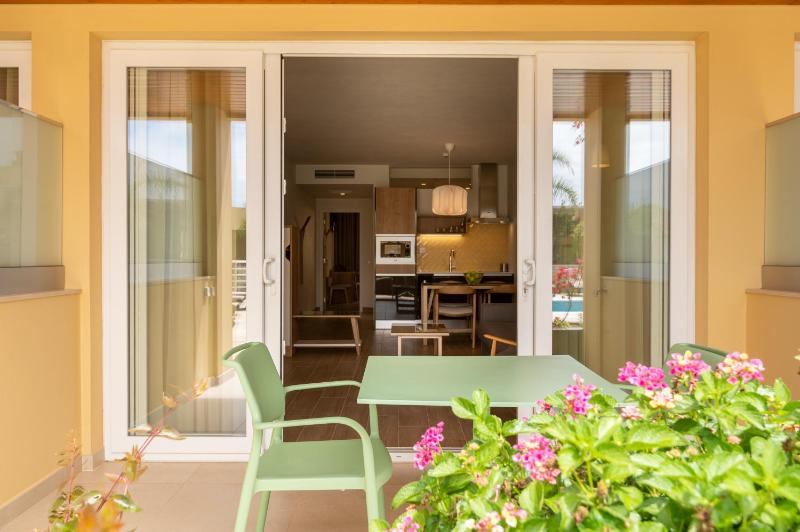 One-Bedroom Apartment with Pool View image 1