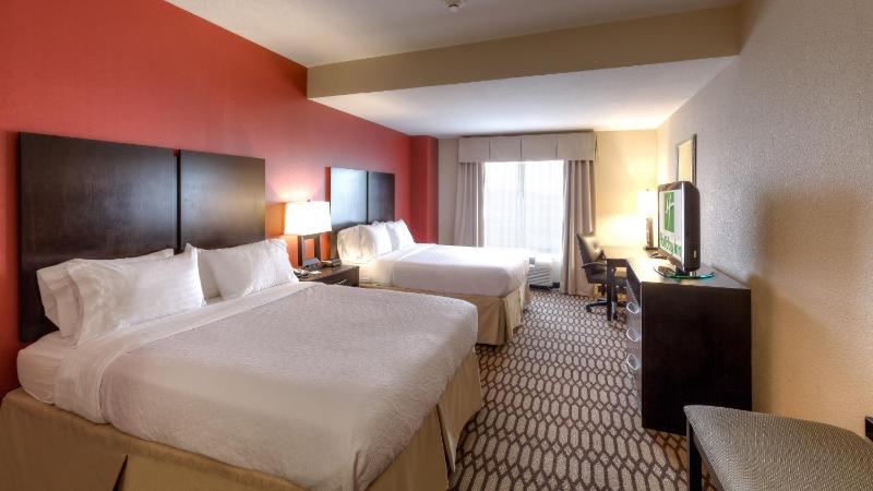 Standard Queen Room with Two Queen Beds image 3
