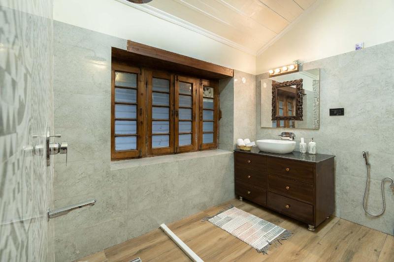 Vintage Musings by StayVista - 3BHK Pet-Friendly Mountain-View Villa - image 14