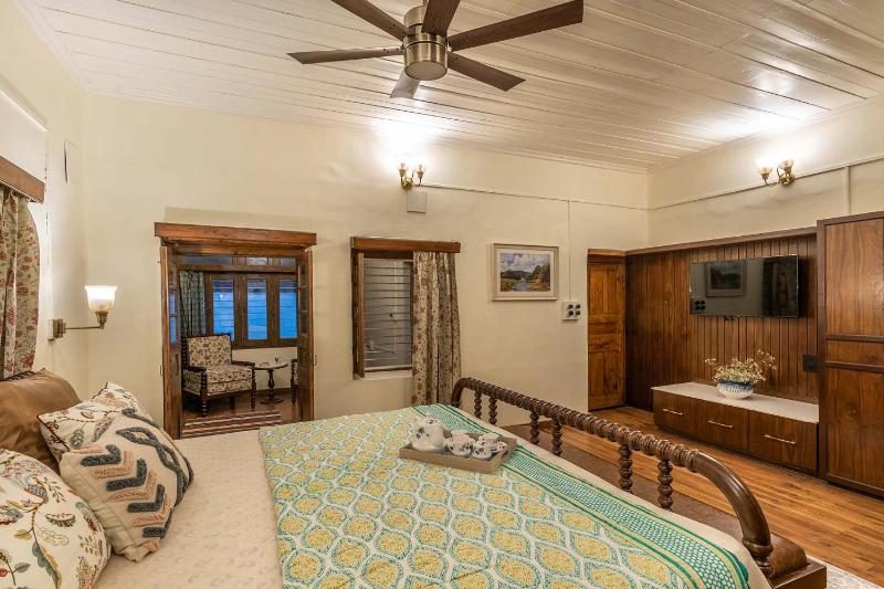 Vintage Musings by StayVista - 3BHK Pet-Friendly Mountain-View Villa - image 15