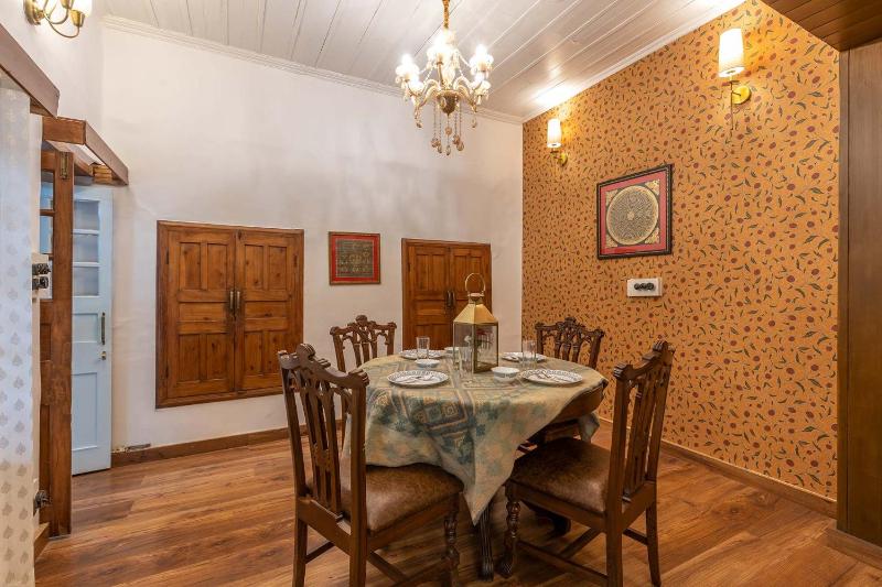 Vintage Musings by StayVista - 3BHK Pet-Friendly Mountain-View Villa - image 13