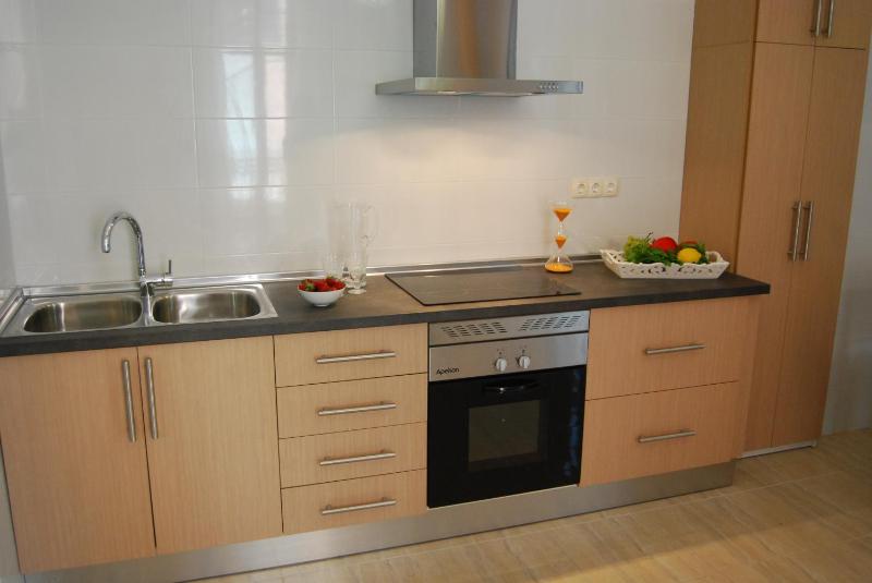 Two-Bedroom Apartment ( 3-5 Adults) image 4