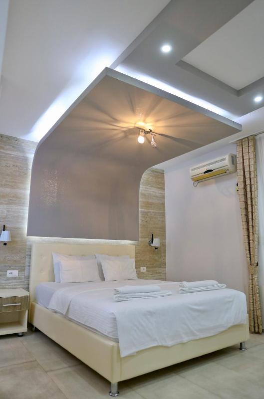 Double Room with Balcony and Sea View image 1