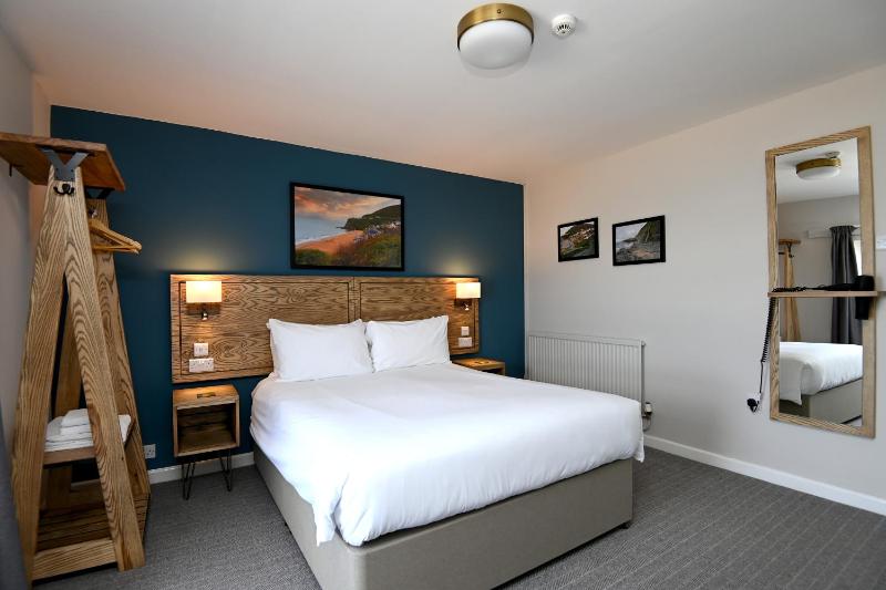 Double Room image 3
