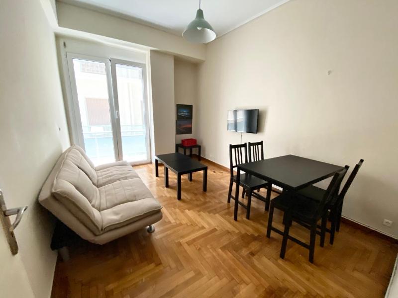 One-Bedroom Apartment image 1