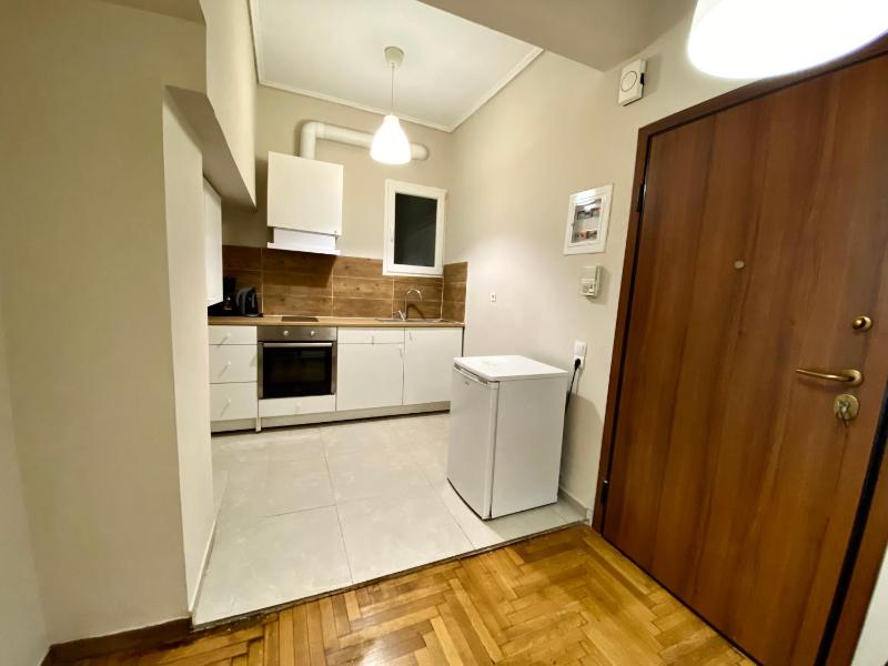 One-Bedroom Apartment image 4