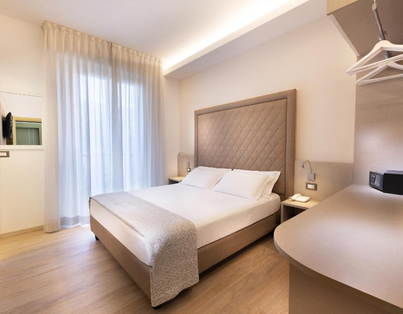 Superior Double Room image 3