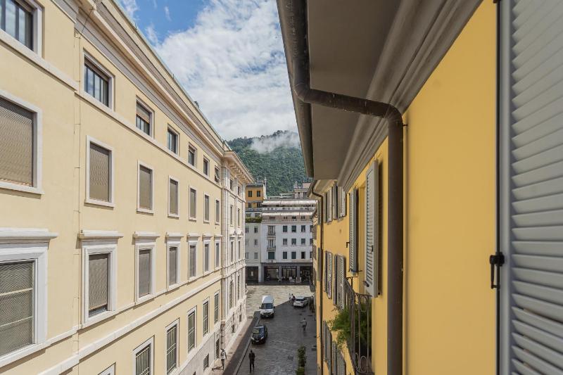 Lake Holiday Como by Rent All Como - image 2
