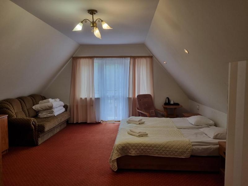 Quadruple Room with Balcony image 3