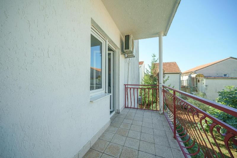 Apartment image 3