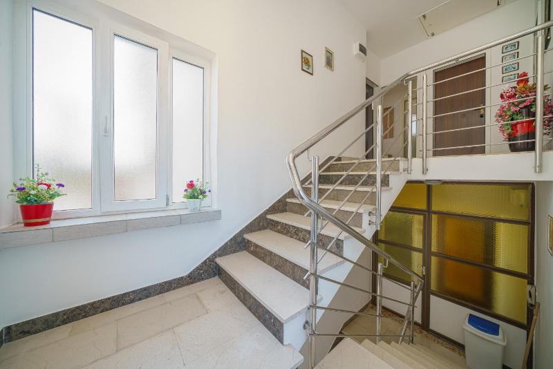 Apartment image 2