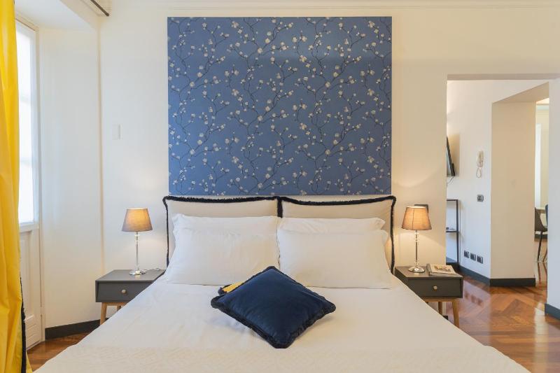 Lake Holiday Como by Rent All Como - image 11