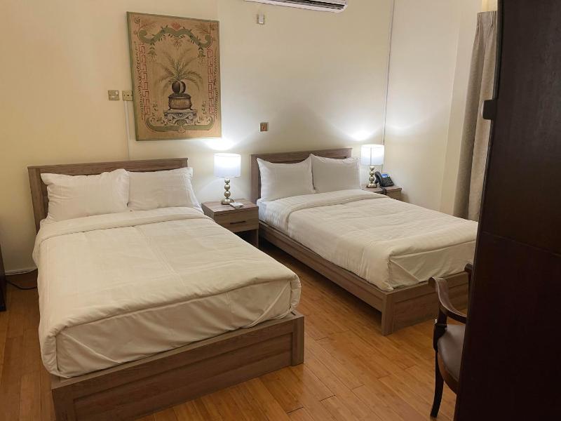 Standard Twin Room image 1