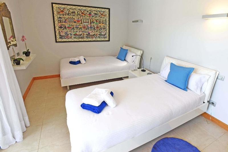 Superior Villa image 4