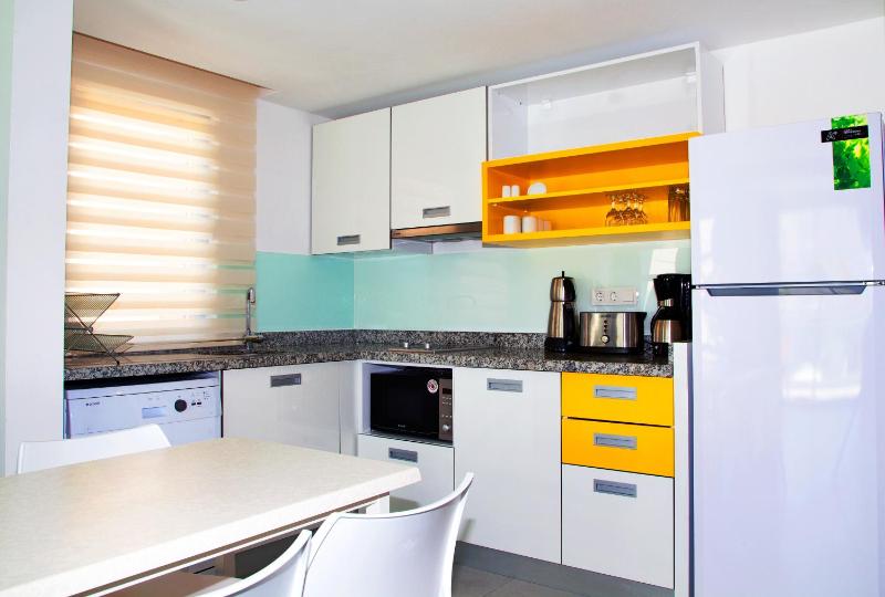 One-Bedroom Apartment image 2