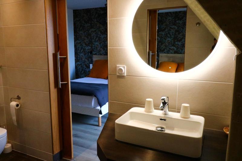 Family Room with Shower image 4