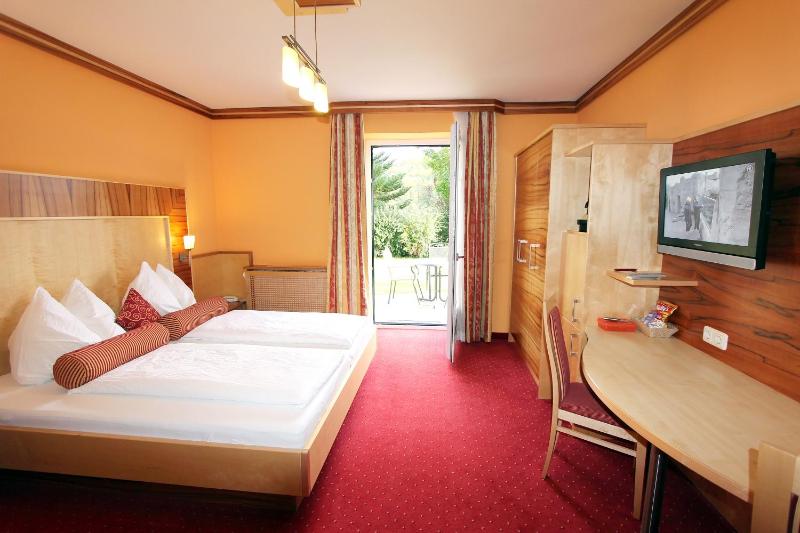 Double Room image 1