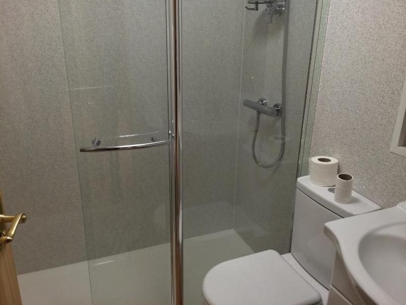 One-Bedroom Log Cabin image 3