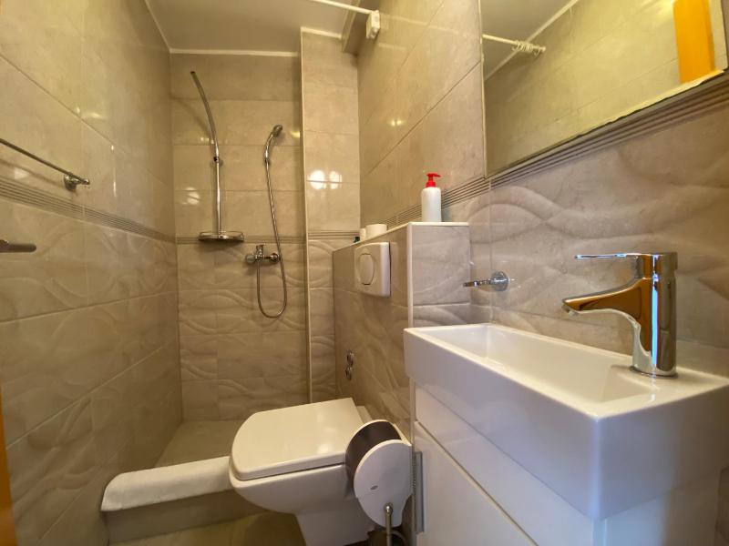 Double Room image 3