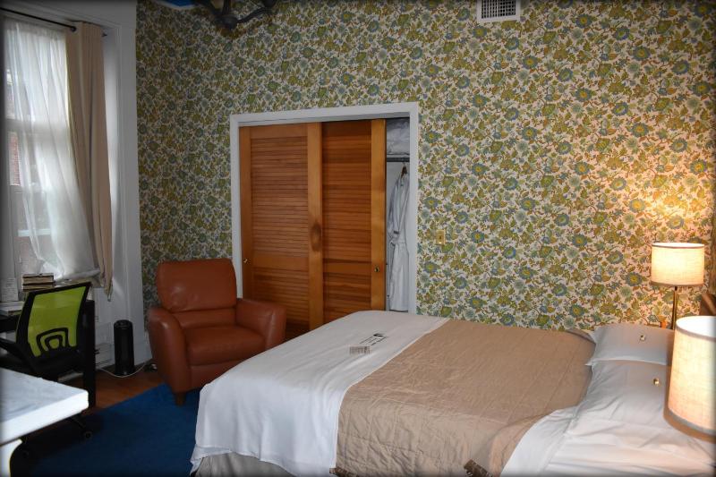 Queen Suite image 3