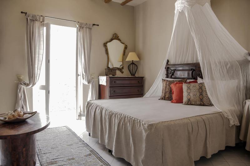 Junior Suite (3 Adults) with Terrace and Sea View image 4