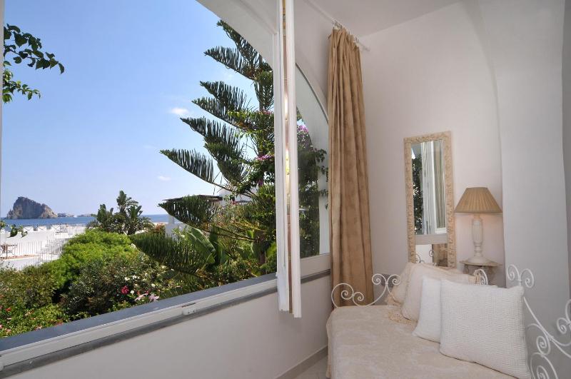 Junior Suite (2 Adults) with Terrace and Sea View image 2