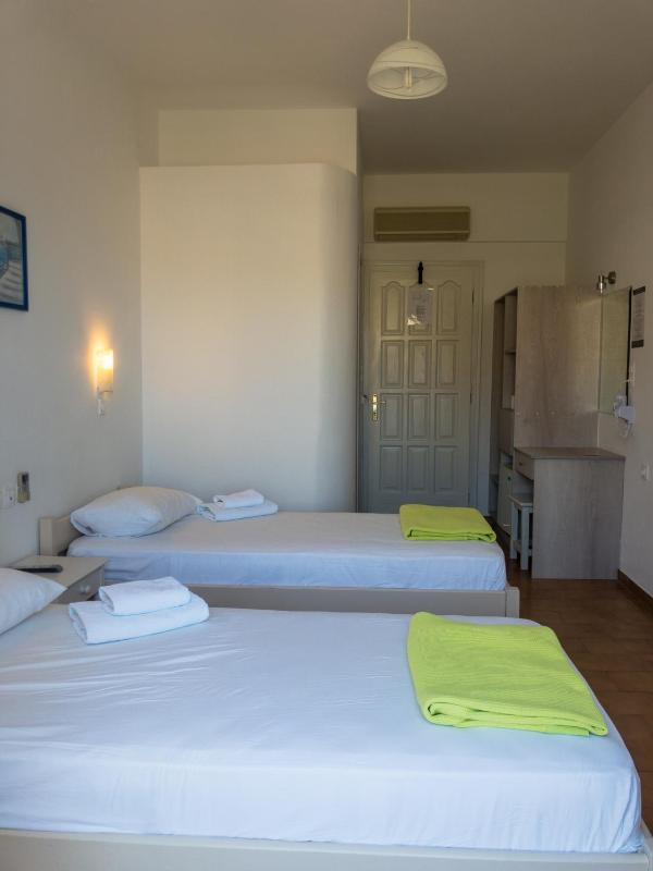 Twin Room with Garden View image 1