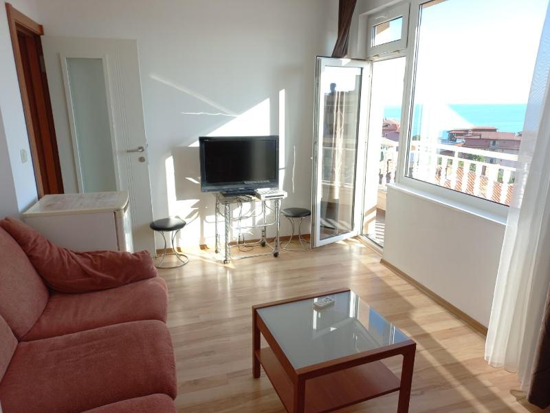Guest House Rona - Free Parking and Sea View - image 7