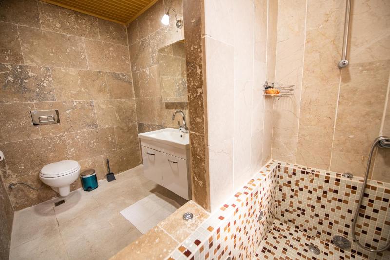 Standard Double Room image 2