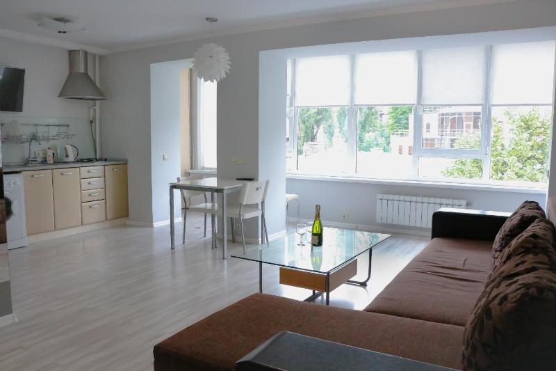 One-Bedroom Apartment - 11 Baseina Street image 1