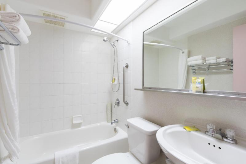 Deluxe King Studio with Kitchen image 3