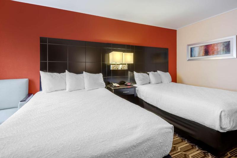Standard Room with Two Double Beds - Disability Access - Non Smoking image 2