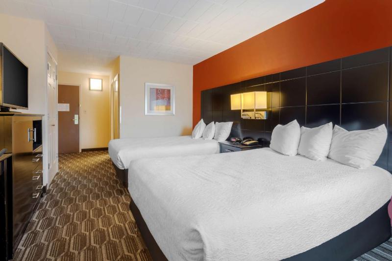 Standard Room with Two Double Beds - Disability Access - Non Smoking image 3