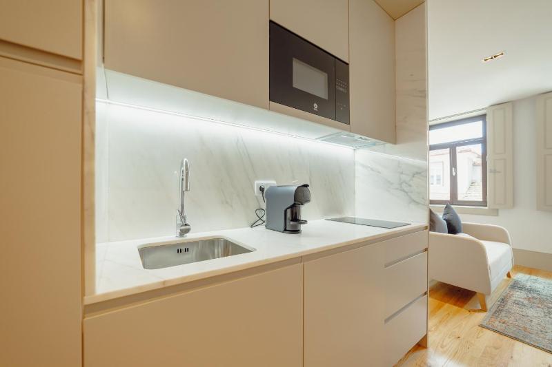 Legacy Oporto Premium Apartments by Vacationy - image 40