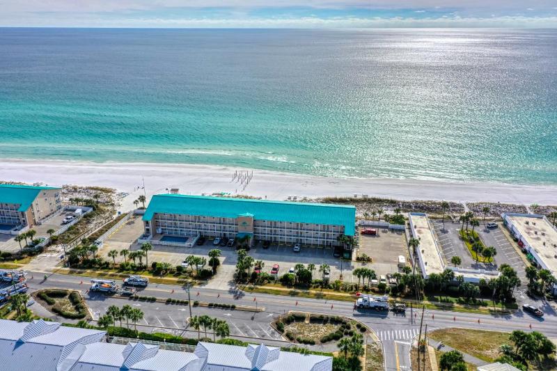Salty Dolphin - Gulf Front Oasis - image 6