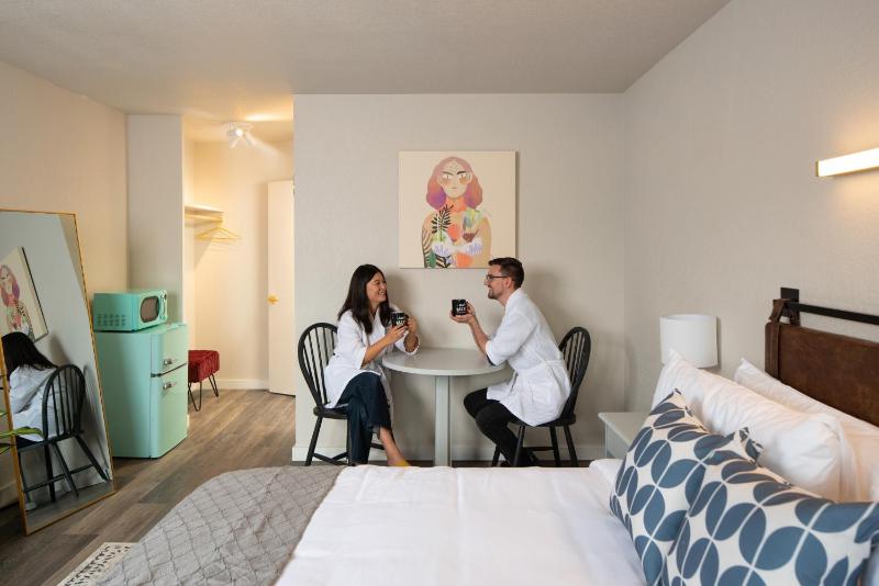 Superior King Room image 2