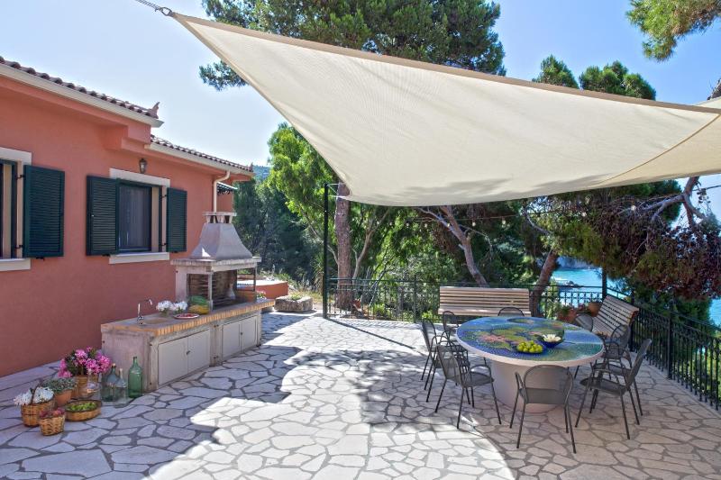 Avra Private Suites - image 6