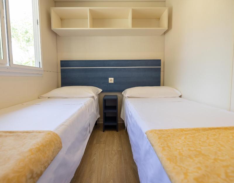 Mobile Home (6 Adults) image 4