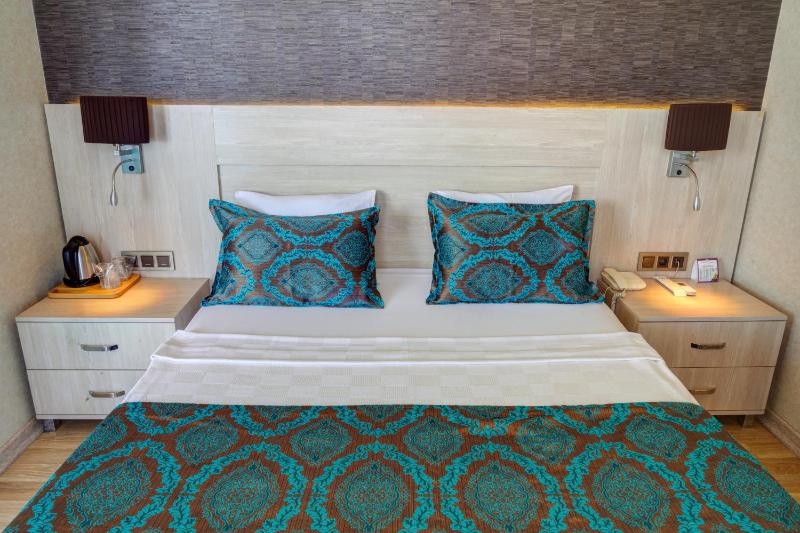 Suite with Sea View image 4