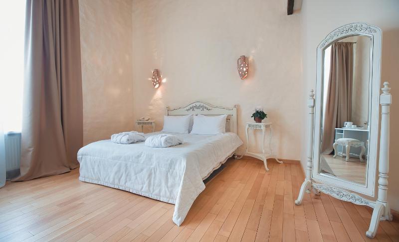 Suite with Spa Access image 3