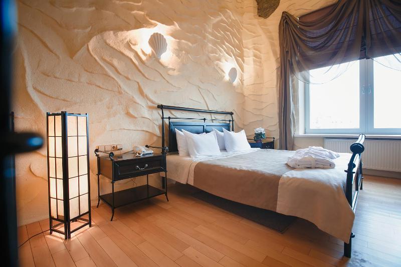 Suite with Spa Access image 2