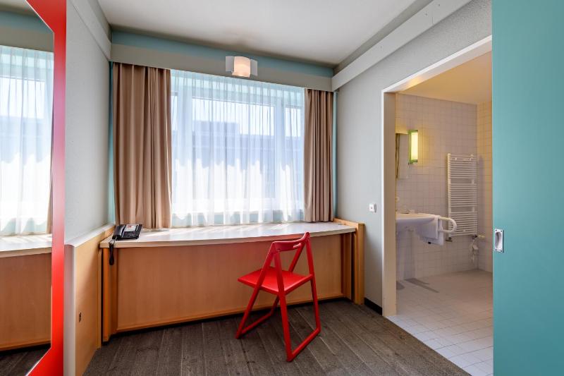 Single Room image 2