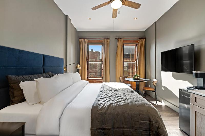 Pied - a - Terre image 4