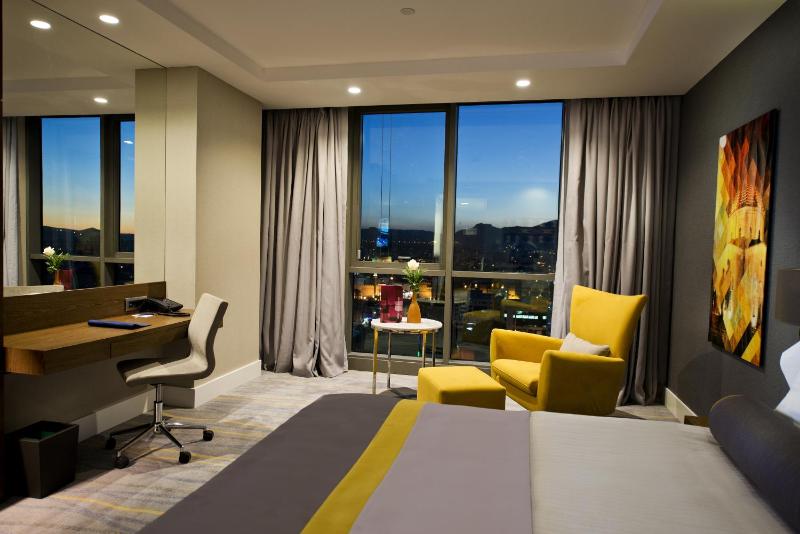 Executive Room image 2