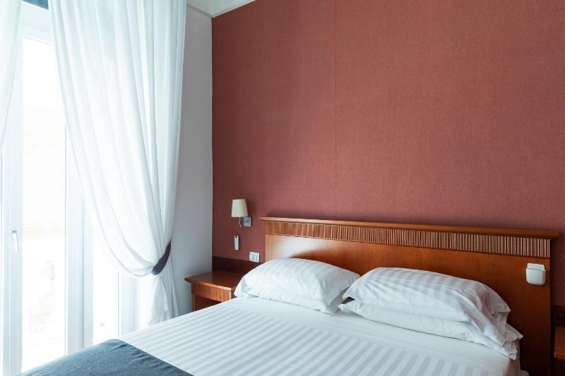 Superior Double Room with Side Sea View image 1