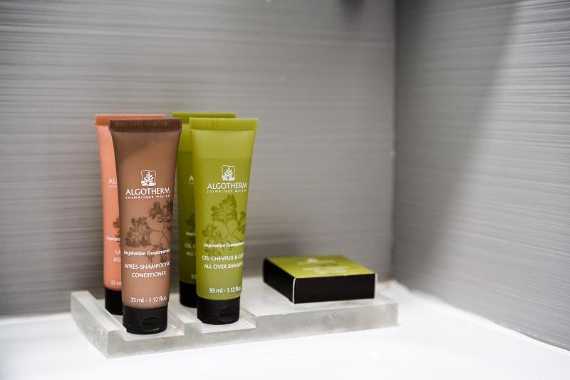 Junior Suite with Balcony and Sea View (4 adults) image 3