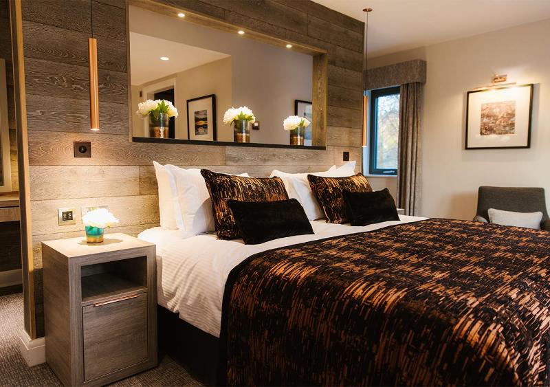 Winander Club Lime Bedroom image 1
