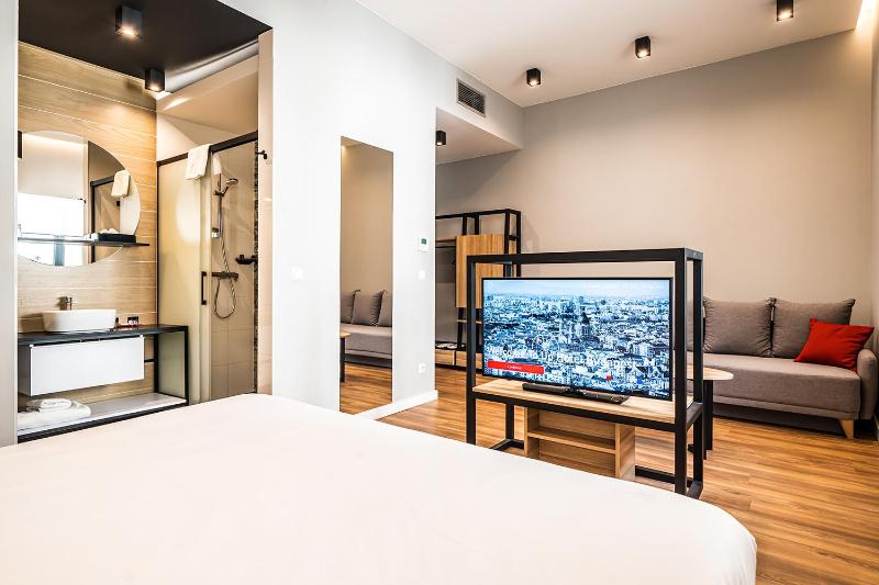 Up Hotel Budapest - image 10