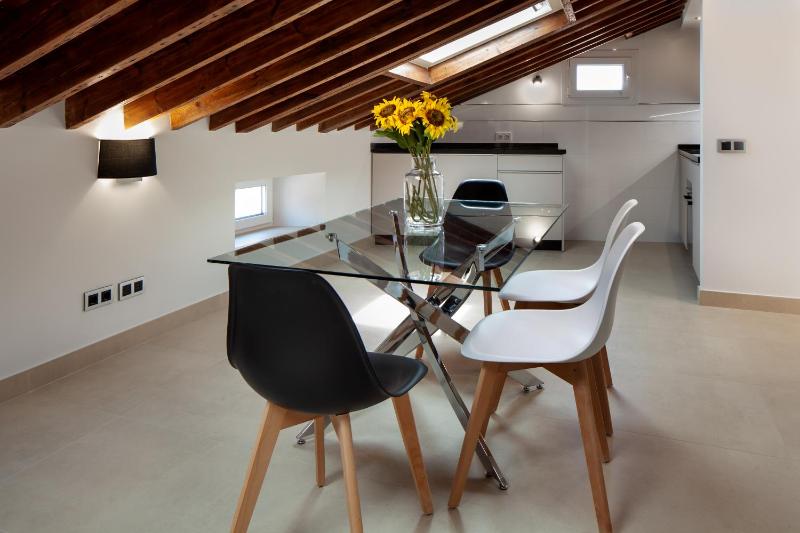 INMálaga Penthouse Santos Suites - image 12